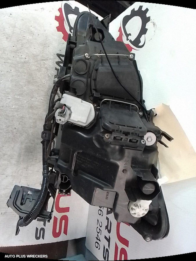 2010-2013 Lexus Is250/is250c Right Headlamp