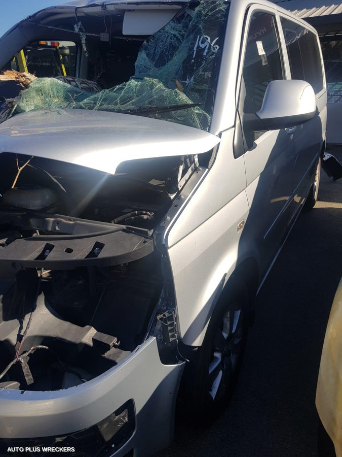 2010 Volkswagen Transporter Right Front Door Window