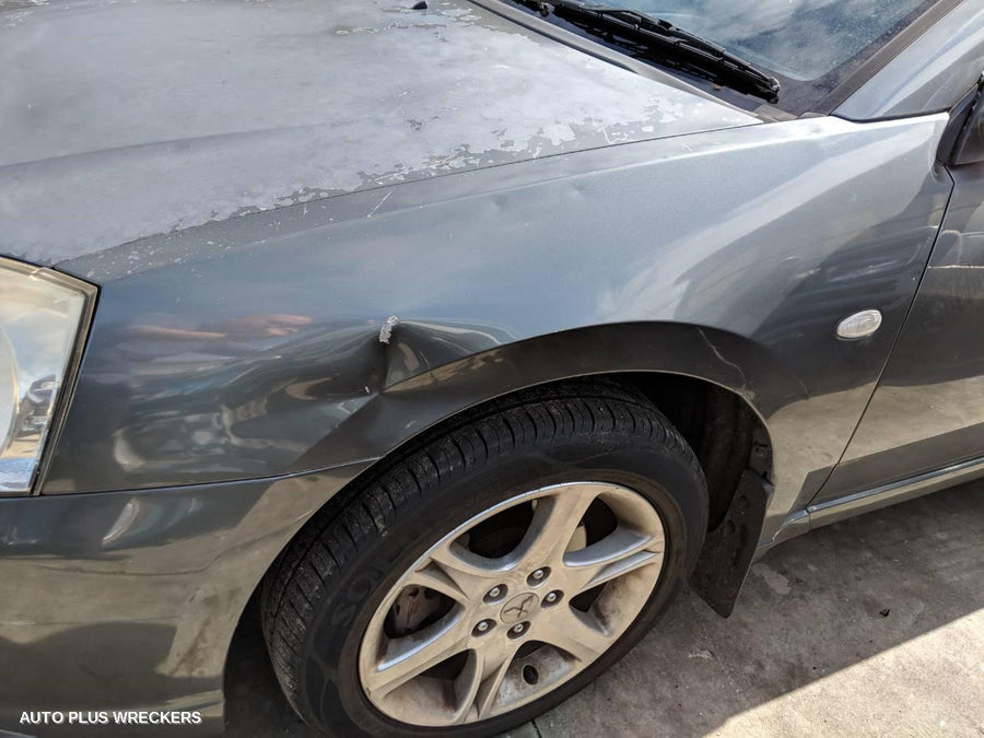 2007 Mitsubishi 380 Right Front Door