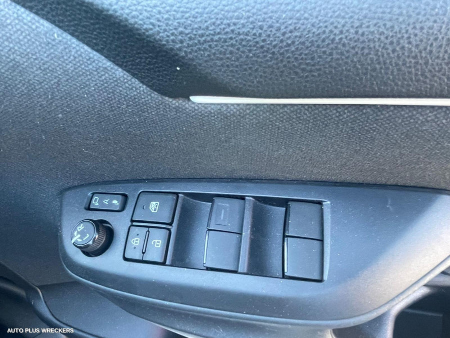 2021 Toyota Yaris Left Driveshaft