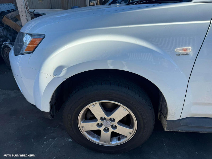 2009 Mitsubishi Outlander Rear Garnish