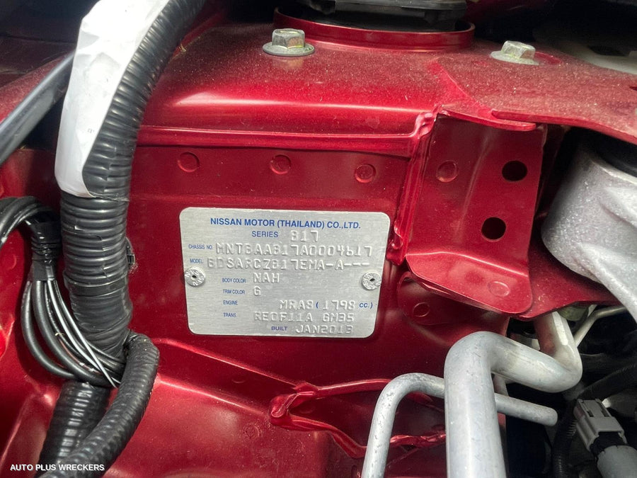 2013 Nissan Pulsar Left Front Door