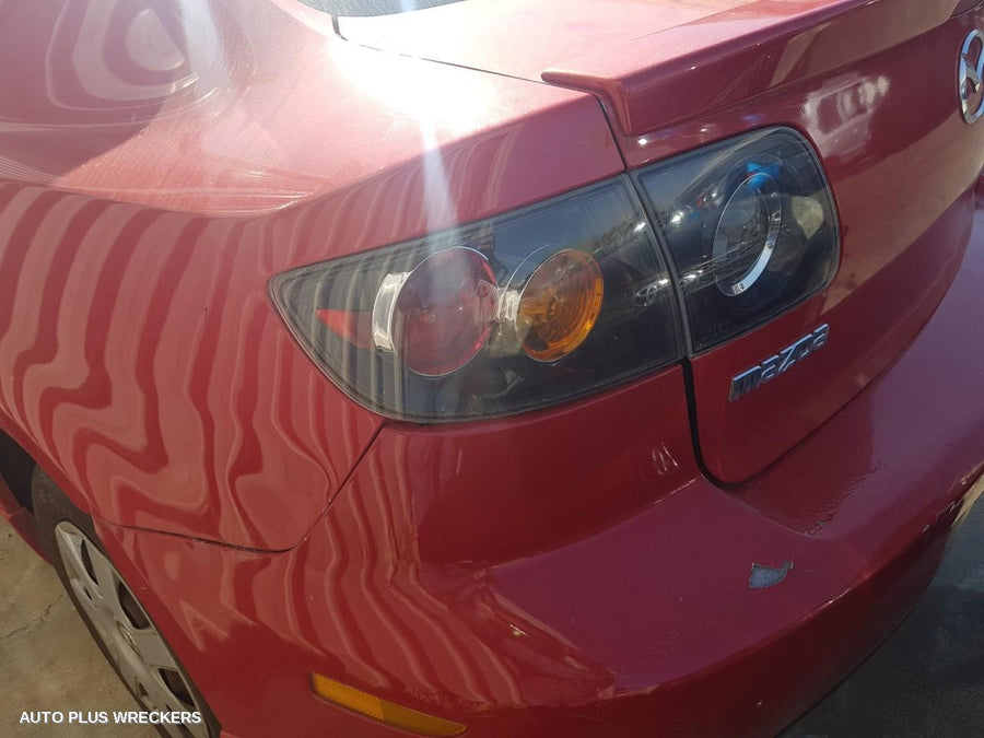 2006 Mazda 3 Right Guard