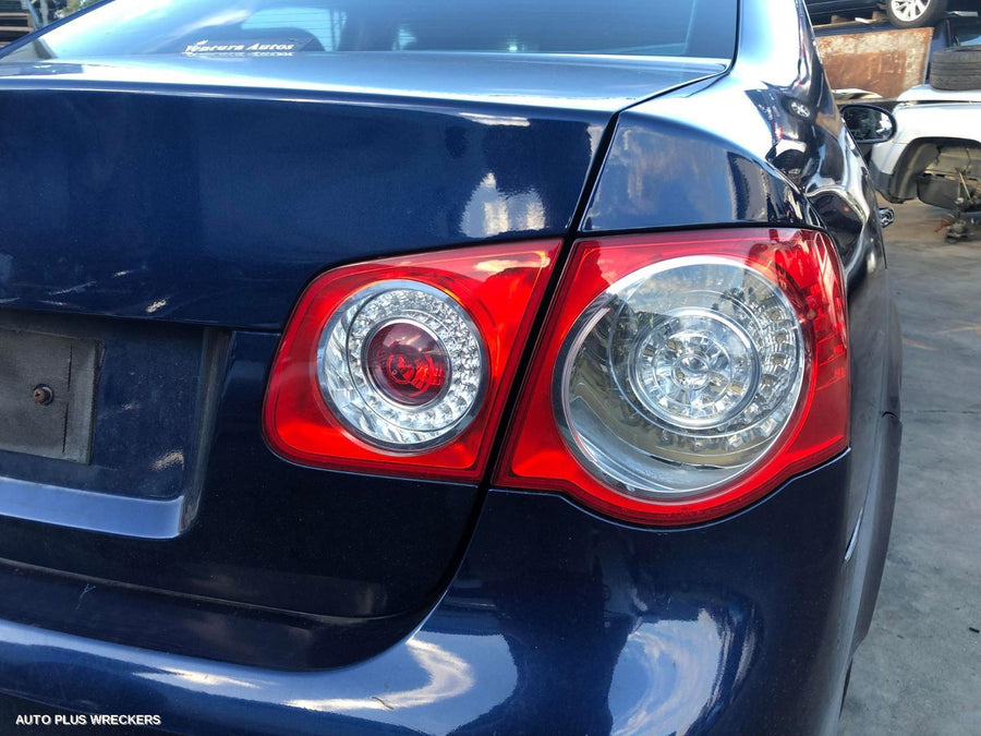 2006 Volkswagen Jetta Right Front Window Reg Motor