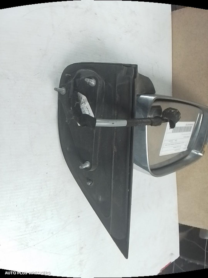 2005-2007 Nissan Pathfinder Left Door Mirror