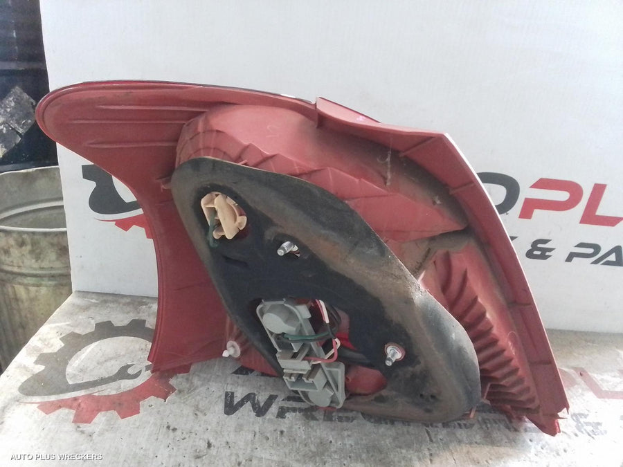2008 Toyota Yaris Right Taillight