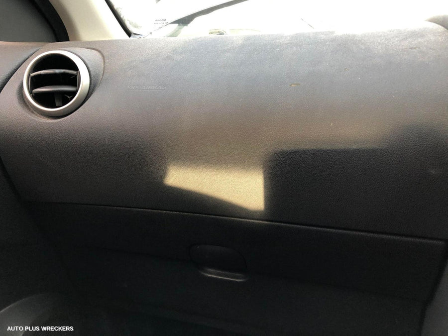 2011 NISSAN DUALIS RIGHT REAR DOOR SLIDING