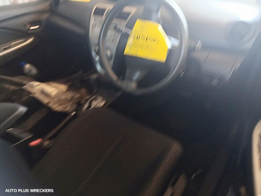 2009 Toyota Yaris Left Rear Door Window