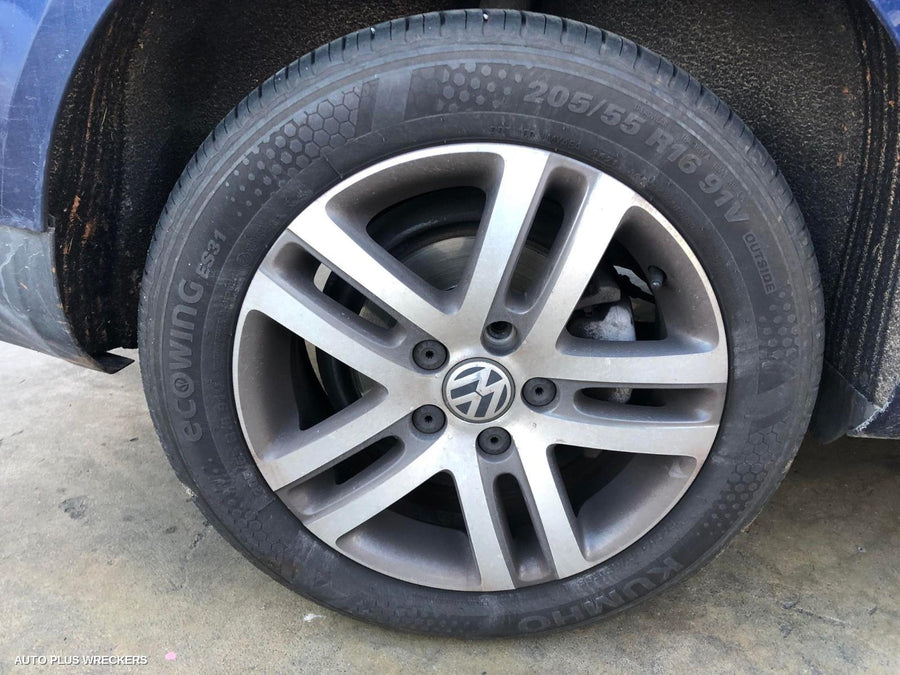 2006 Volkswagen Jetta Bonnet