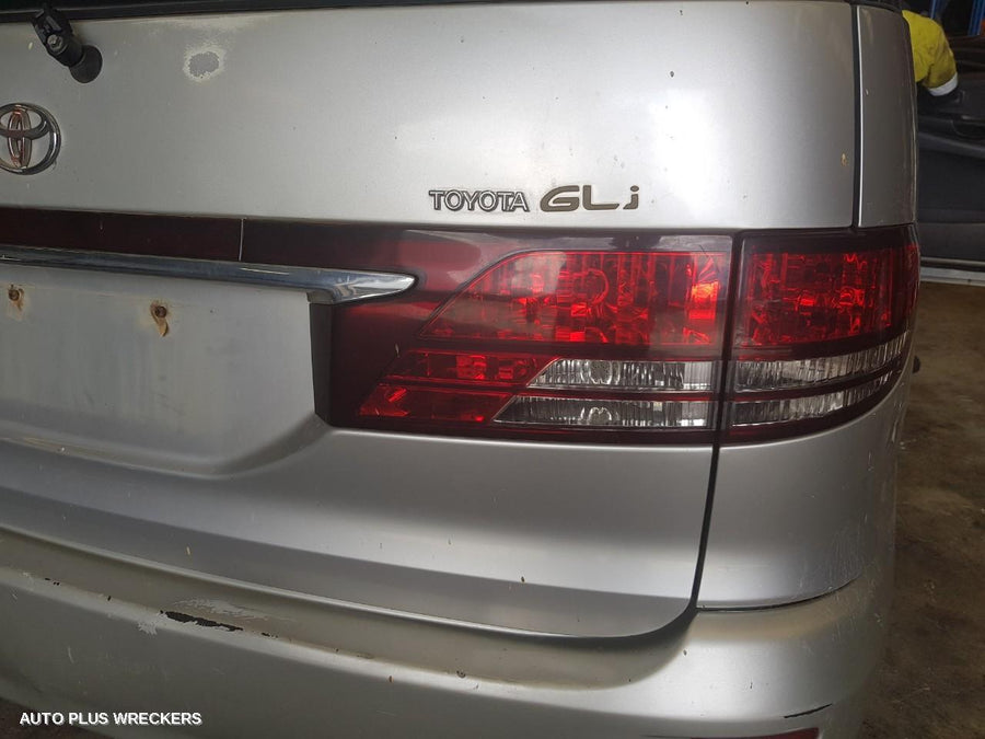 2004 TOYOTA TARAGO LEFT TAILLIGHT