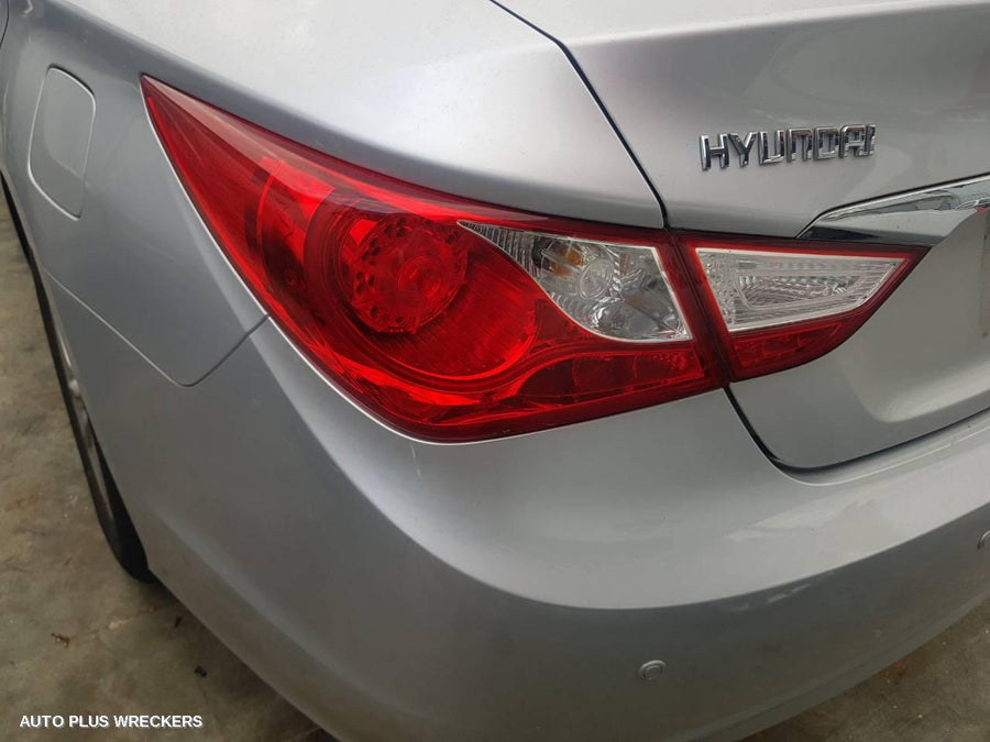 2012 Hyundai I45 Right Rear Door Sliding