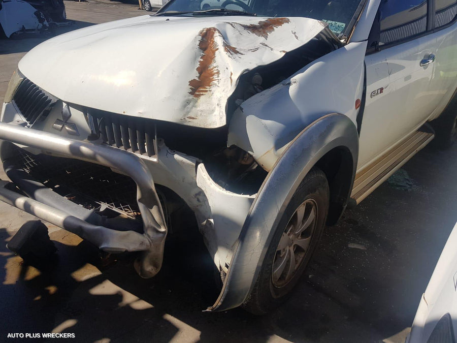 2008 Mitsubishi Triton Right Rear Wnd Reg Motor