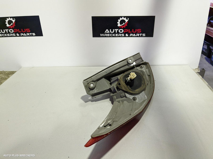 2007 Toyota Tarago Right Taillight