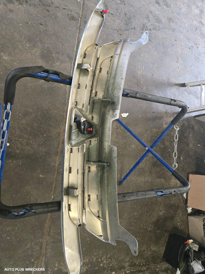 2016 Mitsubishi Outlander Grille