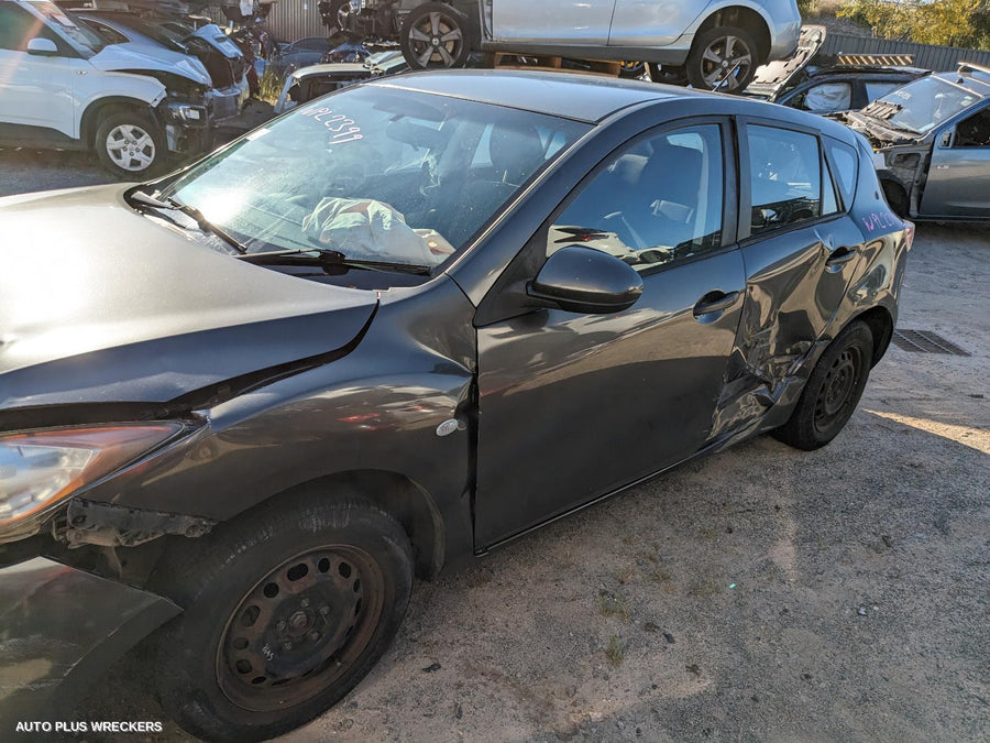 2010 Mazda 3 Left Front Door
