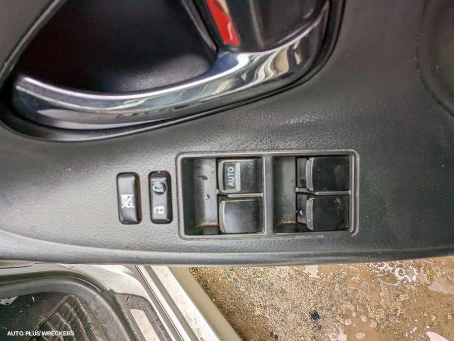 2009 Toyota Aurion Left Guard