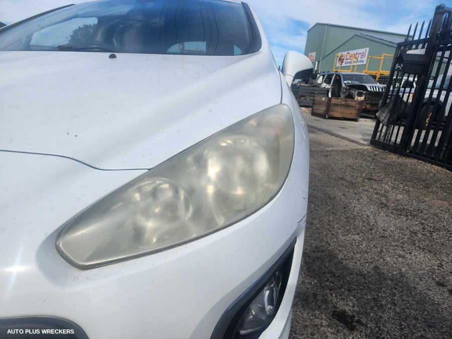 2012 Peugeot 308 Left Rear Door Sliding