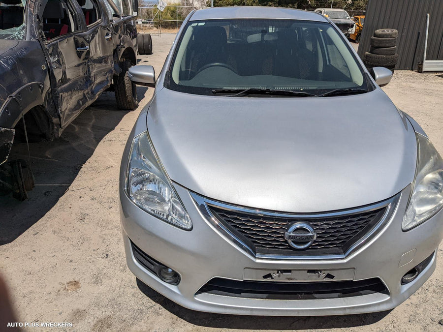 2013 Nissan Pulsar Door Handle