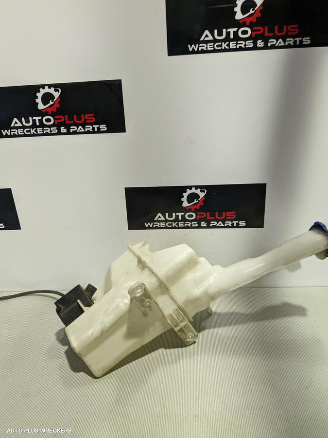 2012 Hyundai I20 Washer Bottle