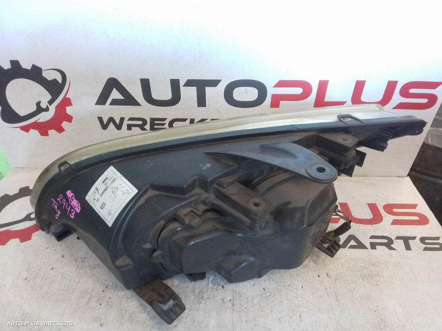 2005 Ford Focus Right Headlamp