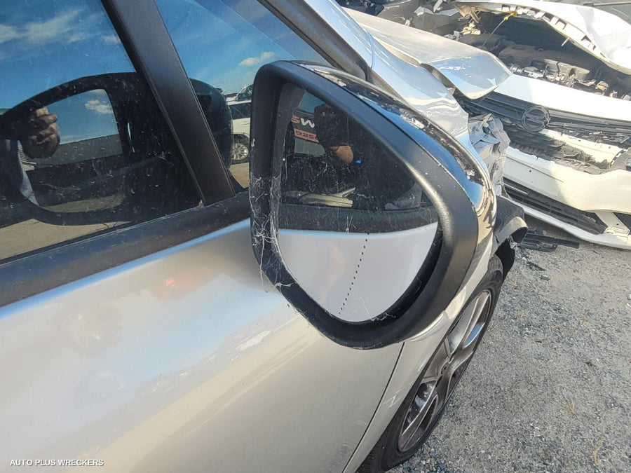 2014 Renault Clio Left Taillight