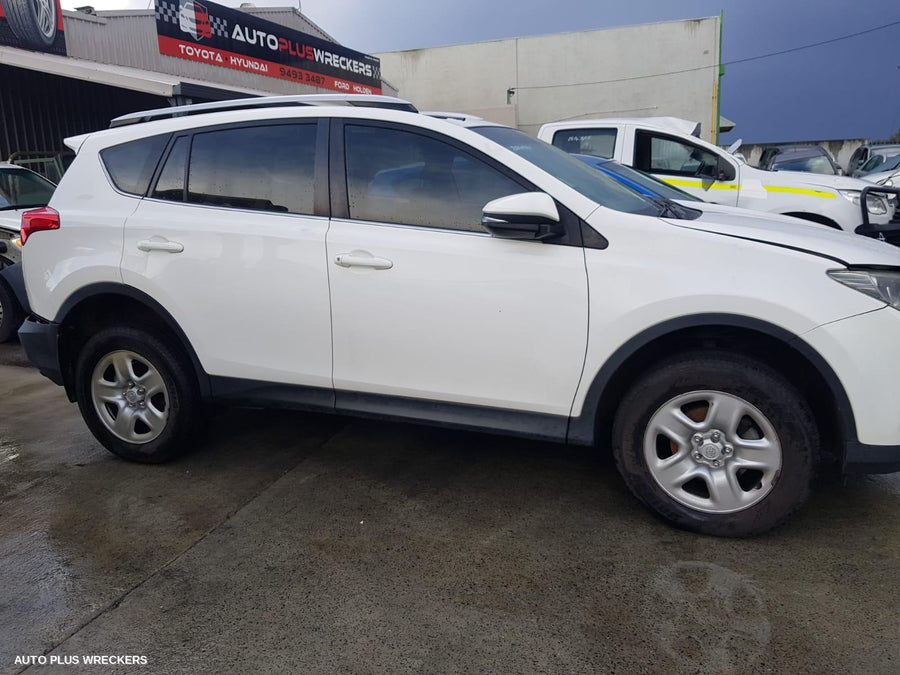 2013 Toyota Rav4 Left Taillight