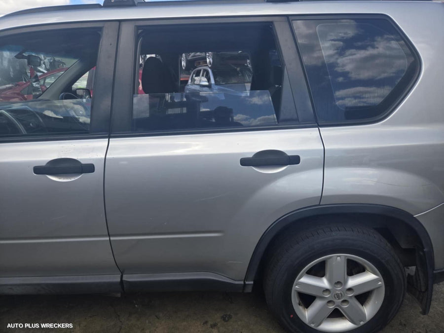 2010 Nissan Xtrail Right Front Door