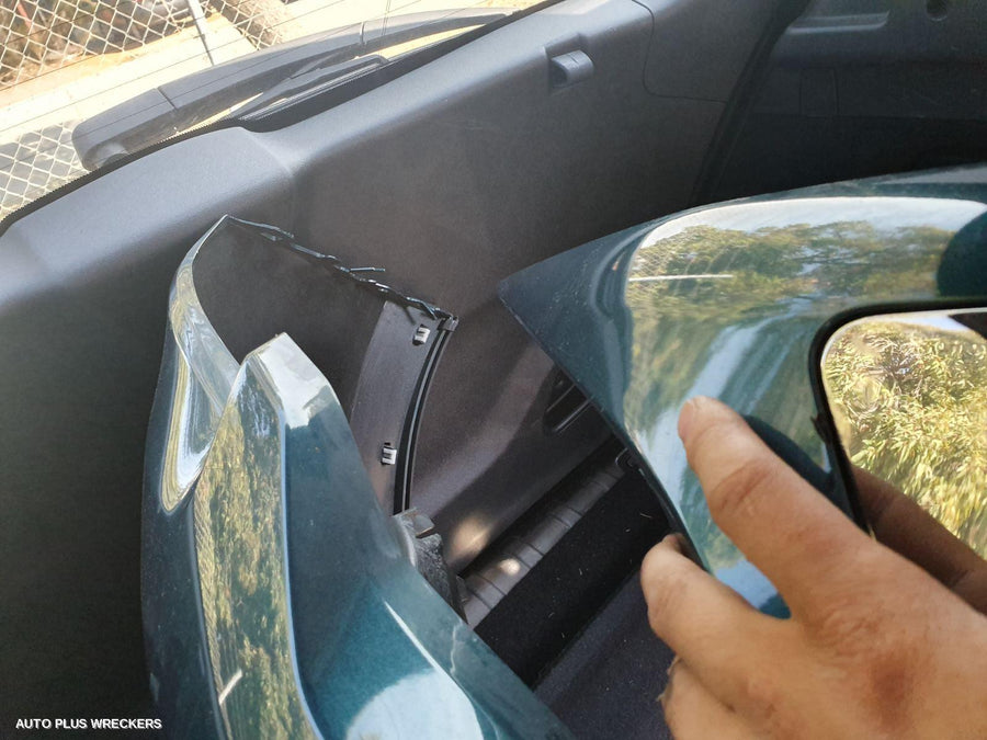 2016 Peugeot 2008 Right Rear Door Sliding