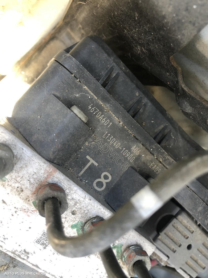 2013 Mitsubishi Triton Right Headlamp