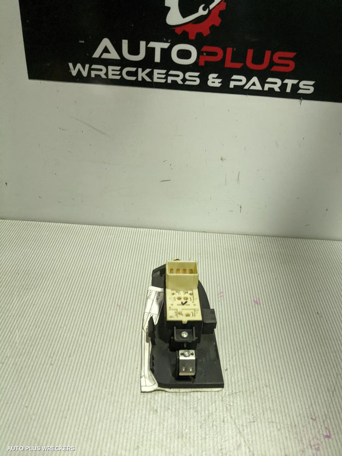 2017 Holden Captiva Pwr Dr Wind Switch