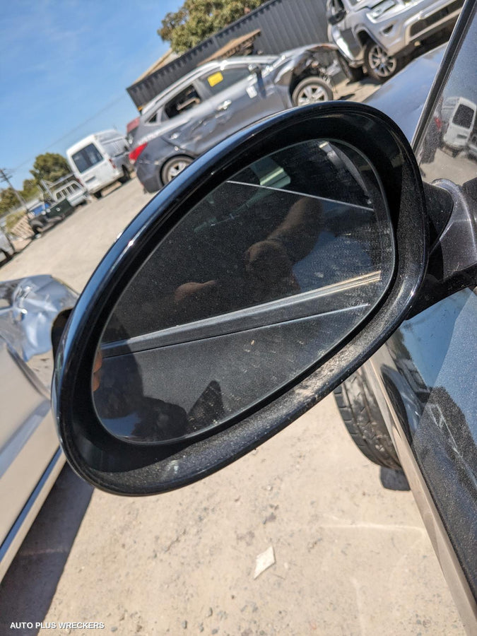 2009 Bmw 1 Series Left Front Door