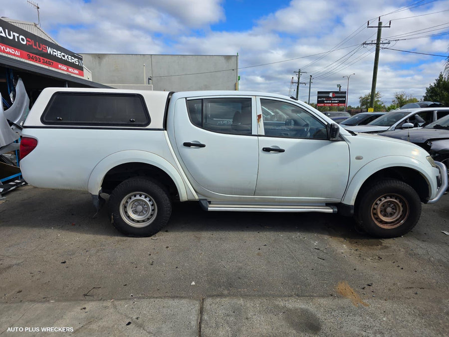 2009-2015 Mitsubishi Triton Glove Box