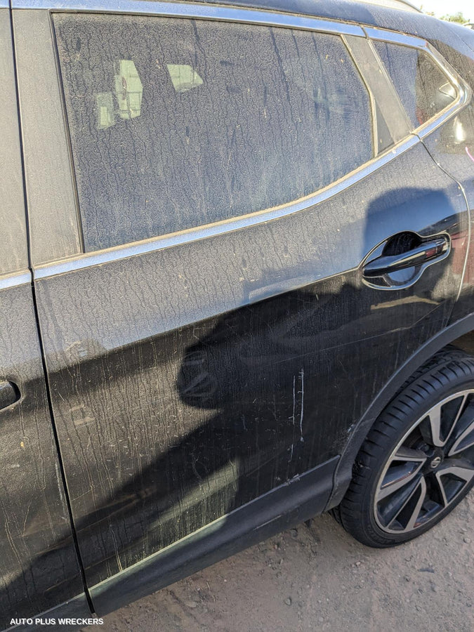 2017 Nissan Qashqai Parcel Shelf