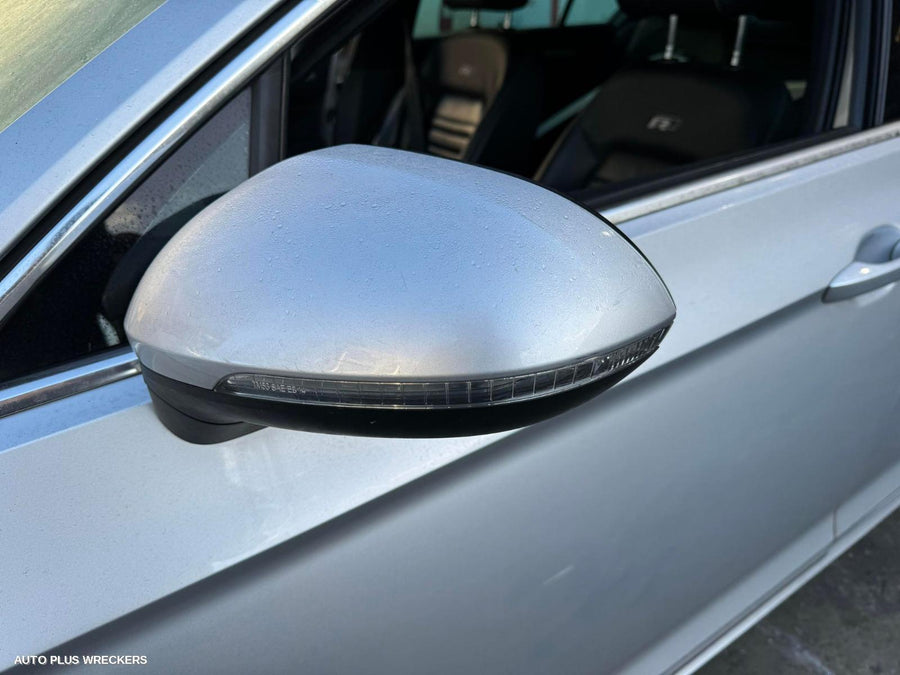 2016 Volkswagen Passat Left Indicator Fog Side