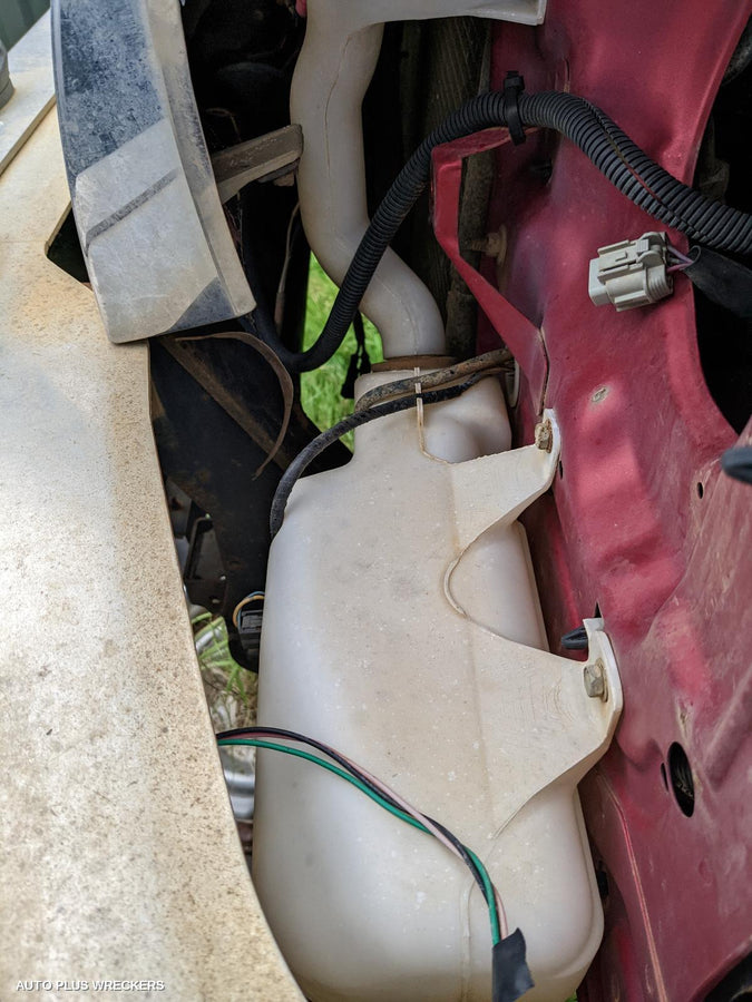 2008 Nissan Navara Left Guard