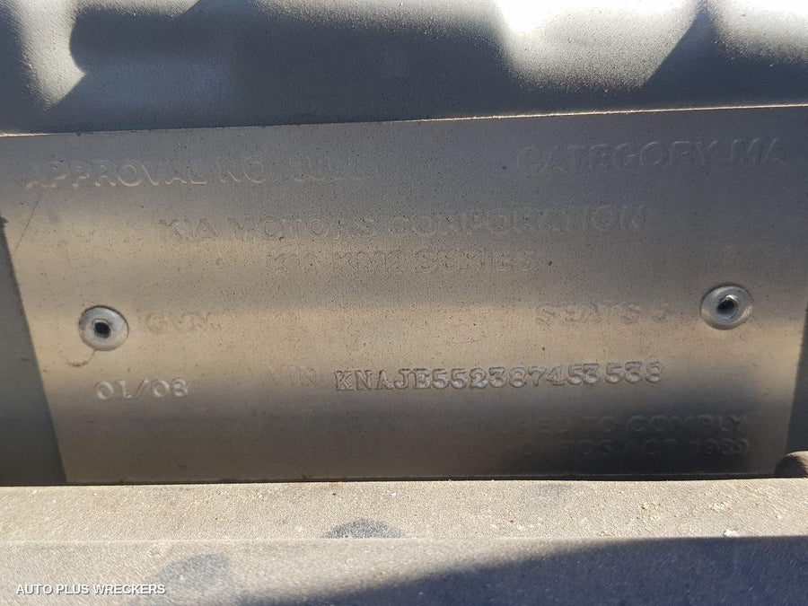 2008 KIA SPORTAGE LEFT FRONT DOOR