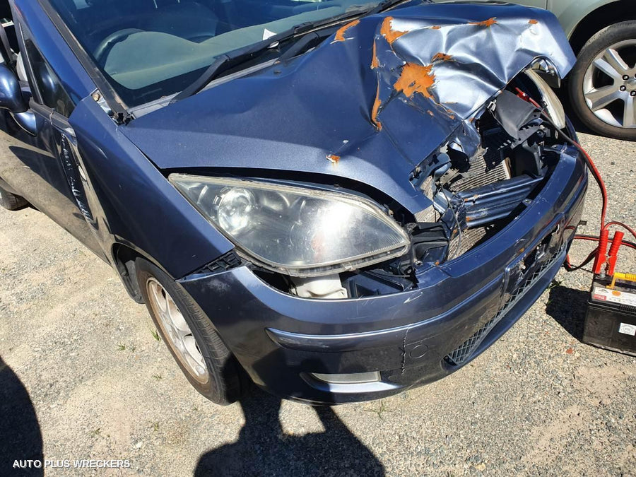 2005 Mitsubishi Colt Right Taillight