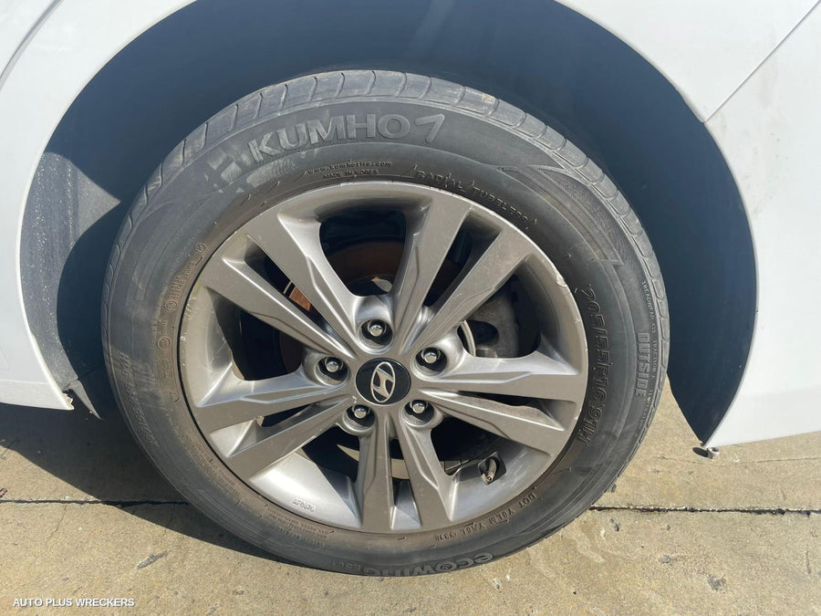 2018 Hyundai Elantra Right Driveshaft