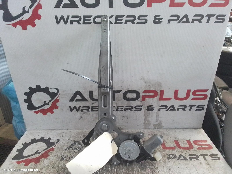 2010-2015 Hyundai I20 Left Front Window Reg Motor