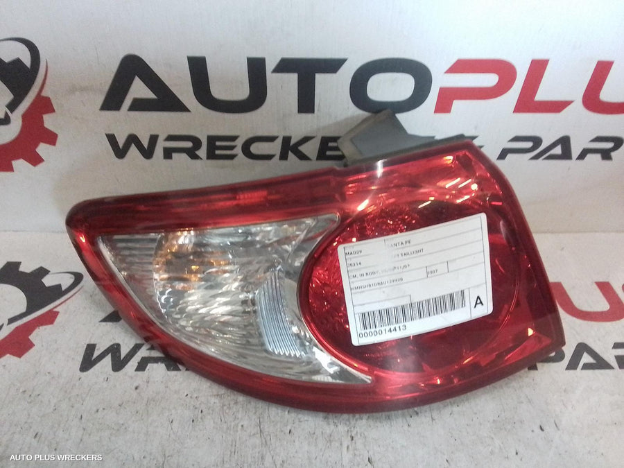 2007 Hyundai Santa Fe Left Taillight