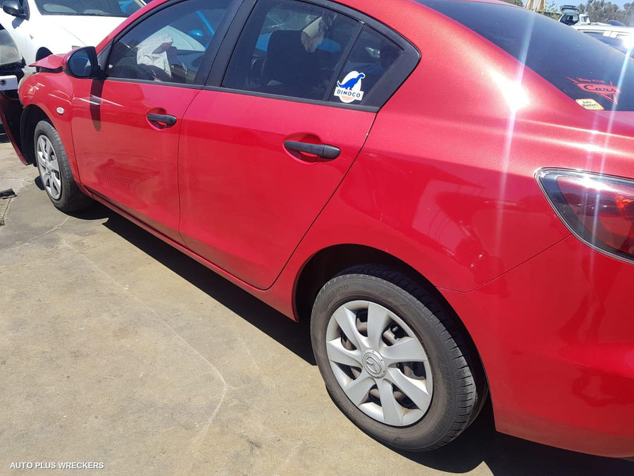 2011 MAZDA 3 RIGHT REAR 1 4 DOOR GLASS