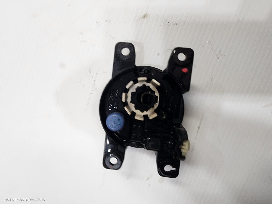 2020-2023 Isuzu Dmax Left Indicator Fog Side