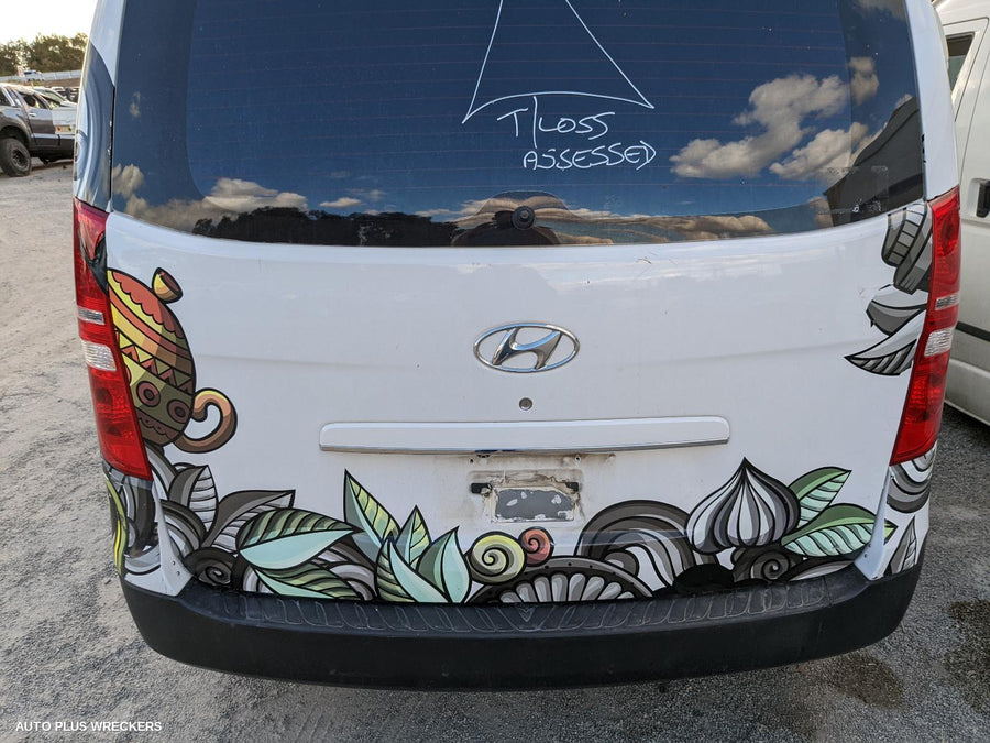 2018 Hyundai Iload/imax Door Handle