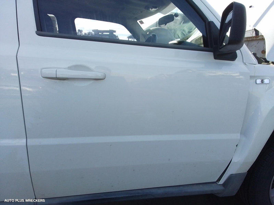 2010 JEEP PATRIOT DOOR HANDLE