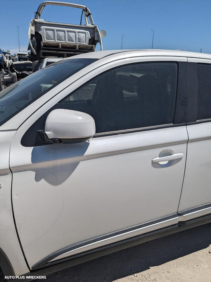 2021 Mitsubishi Outlander Left Driveshaft