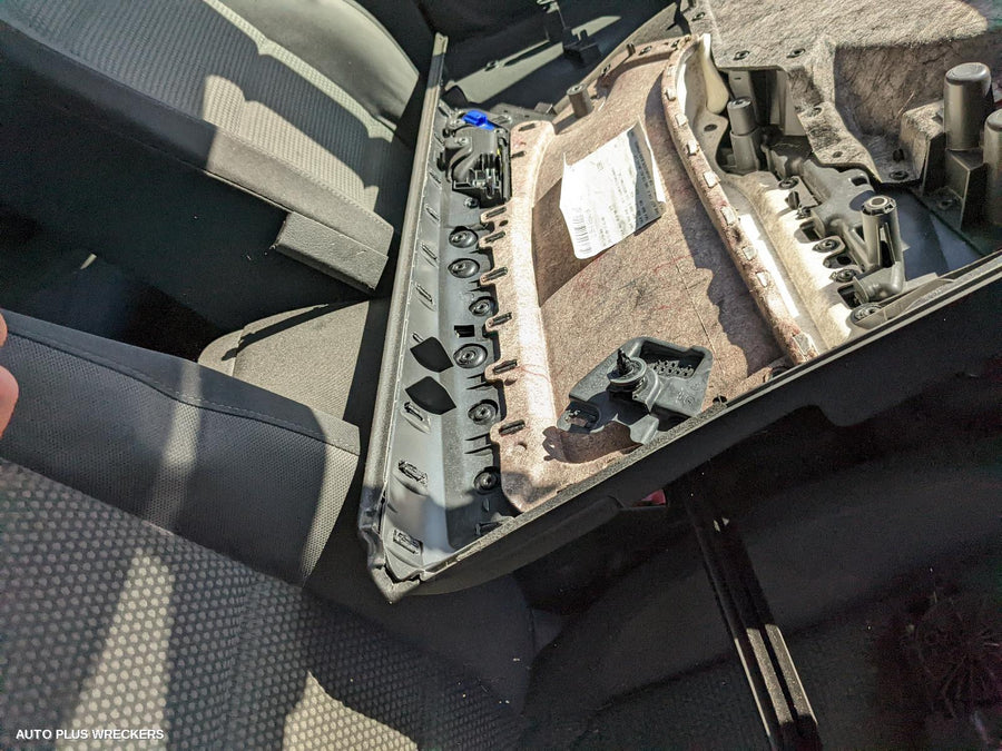 2009 Volkswagen Golf Right Taillight