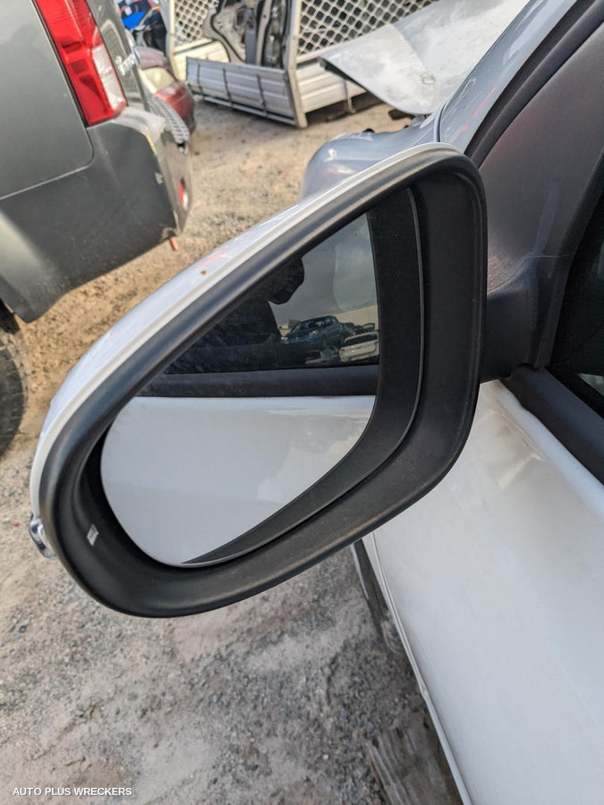 2011 VOLKSWAGEN GOLF LEFT REAR DOOR SLIDING