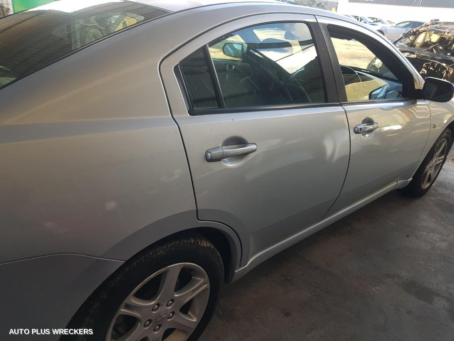 2006 Mitsubishi 380 A C Condenser