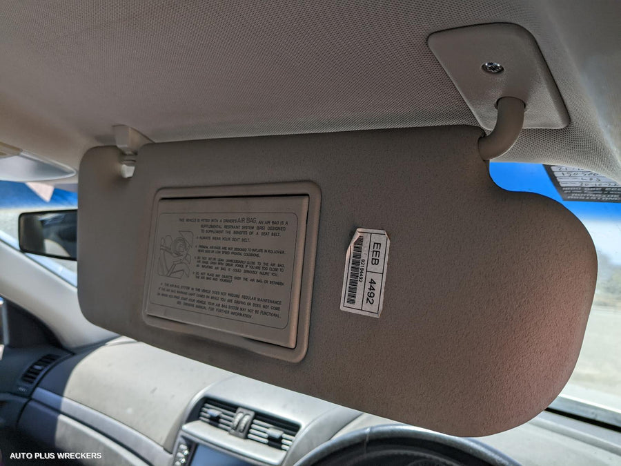 2012 HOLDEN COMMODORE COURTESY LIGHT