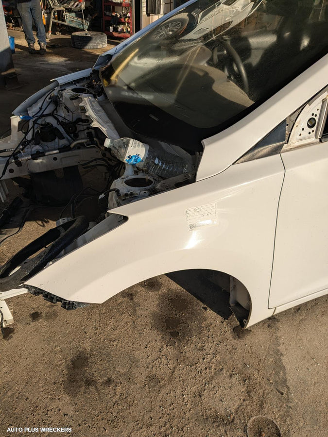 2012 Hyundai Elantra Left Guard